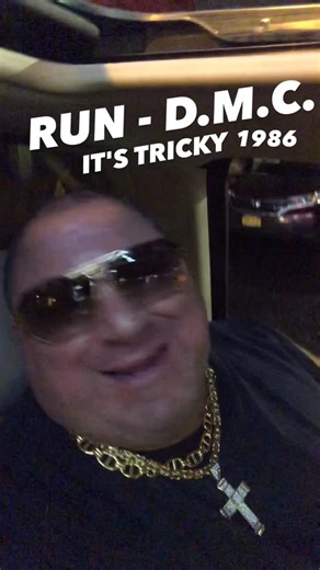 BIGTIME TOMMIE 🇮🇹 on Instagram: "TAKING IT WAY BACK TO THE OLD SKOOL RAP MUSIC OF RUN-D.M.C. 1986 @rundmc @revwon @kingdmc WHOOP WHOOP #OLDSKOOL #OS4LIFE #OSNATION #BIGTIMETOMMIE #SOMUCHLARGERTHANLIFE MUCH LOVE TO ALL MY FANS ❤️❤️🙏🏼"