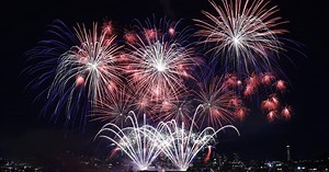 Photos: Seattle fireworks light up over Lake Union