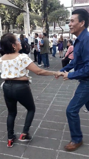 This is how you enjoy life.💃🏿🕺🏿👠🎶 #foryou #mexico #california