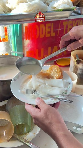 Sarapan Khas Palembang: Laksan & Pempek