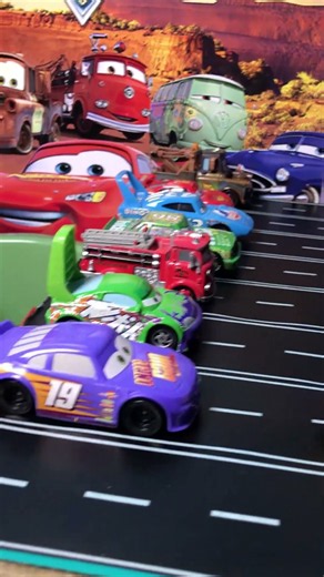 Disney Cars Extreme Ramp Jumps 🎢🚀
