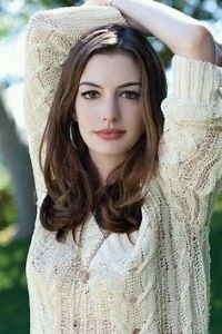 Anne Hathaway: Bio, Height, Weight, Age, Measurements