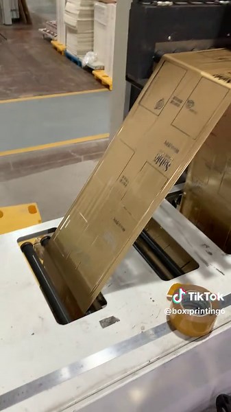 Hot stamping for snack box#package #box #printing #paper #custom #factory #manufactory #paperbox #custompackaging #packagingbox #packaging #custombook