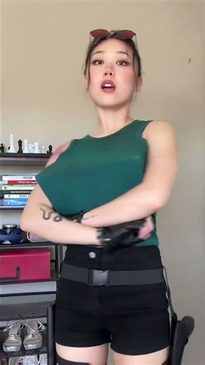 Funny Lara Croft Cosplay - Low Poly PS1 Costume Unexpected GRWM #shorts #funny #cosplay