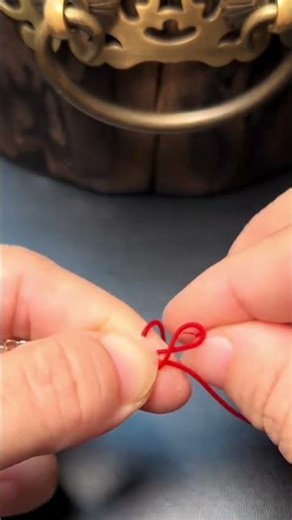 How to tie the string to thread a bracelet #diy #crafts #bracelet