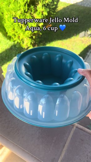 making jello has never been this easy 😍 this 6 cup tupperware jello mold is perfect for parties, family desserts, or just because 💙 easy release, cute shape, and super practical! #tupperware #jellomold #kitchentok #desserttok #tupperwarefinds