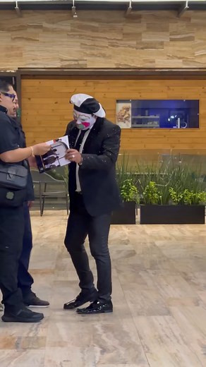 Broma_a_Brincos_Dieras._😂_#broma_#troll_#payasos | Fun Fun Fun