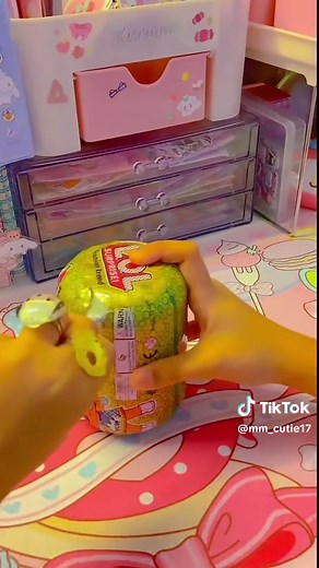 Unboxing LOL Surprise Dolls: Part 1