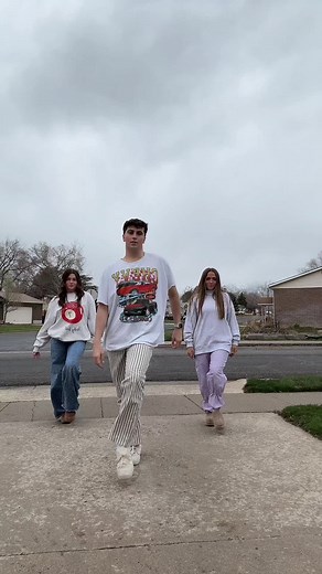 COWBOY CARTER Dance Trend with Molly and Kalli Hope