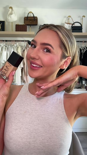 There is a reason why the NARS Light Reflecting Foundation has over 1000 five star reviews and that is because it’s an OG, with buildable coverage that leaves the skin glowing. It is one of my absolute favs! @NARS Cosmetics #NARSpartner ✨🤍