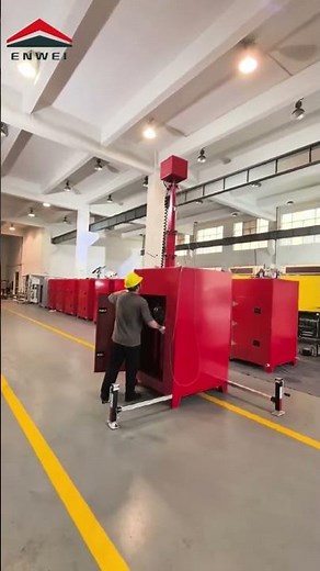 🚩 One person lifts this Solar CCTV Tower (manual mast, fully customizable)#SolarCCTV #CustomTower