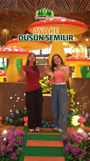 EXPLORE TEMANGGUNG on Instagram: "MUDIK ANTI BORING DI DUSUN SEMILIR😎✨ Nggak usah bingung lagi nyari tempat istirahat kalau lagi mudik🤗 Mampir aja ke @dusunsemilir rest area dengan beragam fasilitas lengkap : - Cuma 5 menit dari exit tol bawen - Area parkir luas - Pusat oleh-oleh - Wahana seru dan menarik - ATM - Toilet - Mushola - Gunungan Resto - Dan pastinya suasana sejuk dan pemadangan yang memanjakan mata Gimana, lengkap kan?! Dijamin bikin istirahat mudikmu makin nyaman.✨☺️Jangan lupa ma