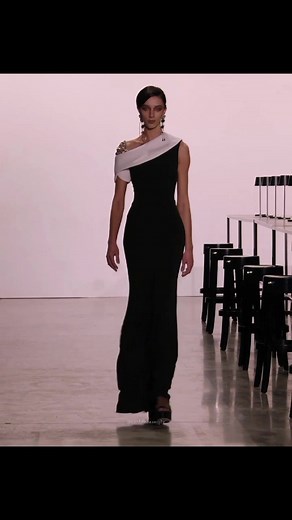#LarissaMarchior for #BadgleyMischka