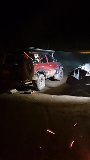 As the sun disappears behind the ridgelines, the Victorian High Country comes alive in a different way. This is a quiet night by the campfire, flames crackling, embers glowing, and nothing but the sounds of the bush surrounding camp. No crowds. No noise. Just a raw High Country night, deep in the Australian wilderness. If you love off-grid camping, bush solitude, and real outback atmosphere, this one’s for you #VictorianHighCountry #BushCamping #CampfireNights #AustralianOutdoors #4WDLife | Bush