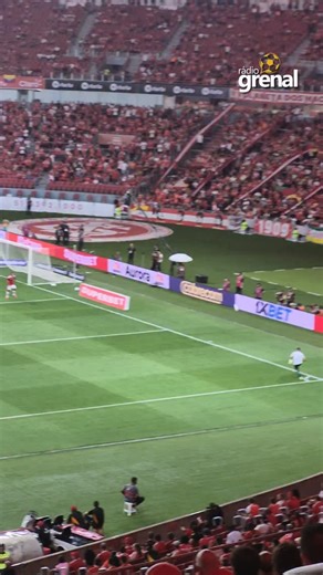 GOL DO PALMEIRAS! 🐷 👉 Aos 22', o zagueiro Gustavo Gómez abre o placar para o Palmeiras diante do Inter, em partida válida pela 3ª rodada do Campeonato Brasileiro, no Estádio Beira-Rio. Inter 0x1 Palmeiras. 🤔 E aí, torcedor, o que achou do gol? Comente aqui 👇 ➡ YouTube: Rádio Grenal | radiogrenal.com.br | FM 95.9 | FM 88.9 no litoral norte gaúcho | App Rádio Grenal #Inter #Colorado #Palmeiras #CampeonatoBrasileiro #EstádioBeiraRio | Rádio Grenal