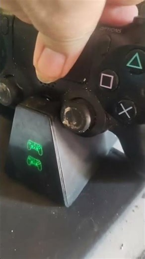 A Vantagem da Base de Carregamento do PS4 (Carrega 2 Controles de Vez!)
