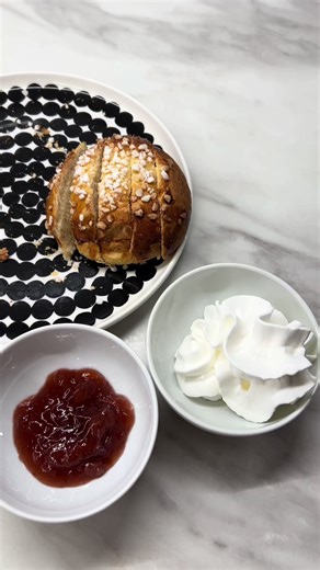 Laskiaispullakausi on alkanut! #sinulle #suomitiktok #laskiaispulla #tarjoiluehdotus #eimantelimassalle