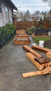 1M views · 17K reactions | Who’s building wood-framed beds this season?  Check out the link in our bio for our full-length how-to videos! ♥️ . . . #raisedbeds #gardendesign #gardenbeds | Seattle Urban Farm Company | Facebook