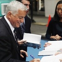 Steve Jobs biographer: "Bill Gates was smarter than Steve Jobs by almost any conventional measure"