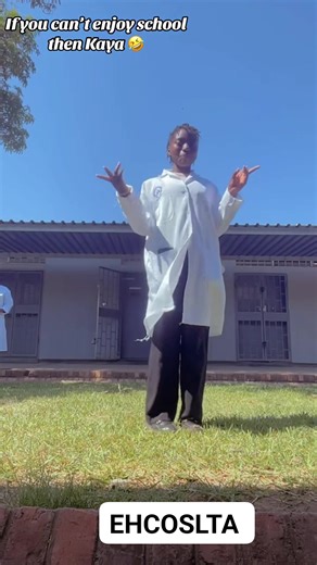 Today we share a light moment of our Science Laboratory Technology students. Silyonce ma serious mu Lab, remember to have fun outside the lab it's healthy for your academic excellence at Evelyn Hone College... NOTE: The video is just for fun no misconduct of the profession intended. Video credit : Lisa N Mwalusaka Former EHCOSLTA Vice Secretary 2023- 2024.. #2025_2026executive #StudentLeadership #LeadershipInAction #Innovation #school #Science #sciencefun #everyoneactivefollowersシfypシ゚viralシalシ 