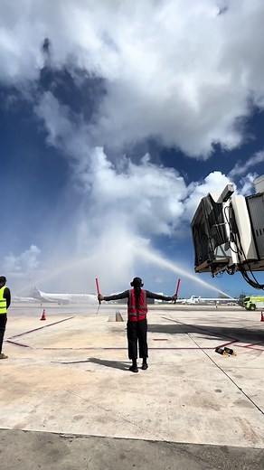 We welcome the airline @Avelo Air ✈️💜to our airport Luis munoz marin SJU. New airline for Puerto Rico you can now fly direct from New Haven to San Juan with. #fyp #foryou #aviones737 #aveloairlines #aveloairlines737 #sjuramp #vienvenido #newhaven #aeropuertos