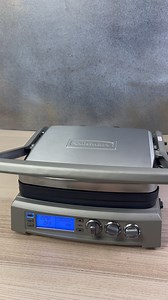 Unboxing | Griddler®️ Elite GR-300 de Cuisinart®️ Conoce esta increíble parrilla eléctrica Griddler®️ Elite GR-300 de Cuisinart®️, perfecta para llevar tu cocina al siguiente nivel. Aquí te dejamos sus características más destacadas: • Potencia de 1800 W para un cocinado rápido y uniforme. • 6 funciones en 1: parrilla de contacto, prensa para panini, parrilla completa, plancha completa, combinación parrilla/plancha y función de derretido superior. • Placas reversibles, antiadherentes y extraíble