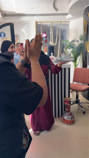 3.9K views · 243 reactions | Boumhal bassatine 28817039 #beauté #عروسی #أحلى_الفيديوهات #تونس #makeuptutorial #dress #makeupartist #makeuplover #makeuplover #wedding #weddingdress # | Mayssa Beauty & Bridal Dress | Facebook