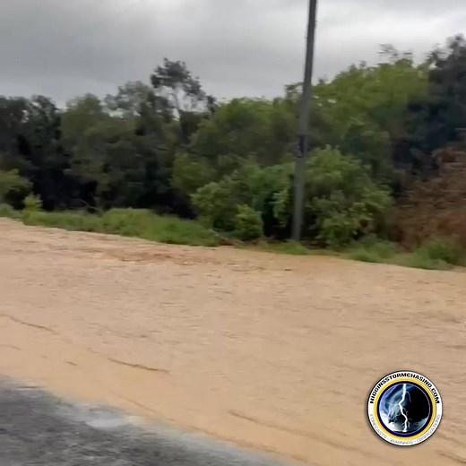 2.4M views · 9.8K reactions | Intense flash flooding caused by a nasty, slow moving storm, has impacted the Milford area, South of Boonah! Roads have been inundated and have become impassible. Reports of up to 50-70mm in just 30mins hit the area... however with the recent relentless storms in the region, the ground is already saturated. Video by HSC follower Emily | Higgins Storm Chasing | Facebook