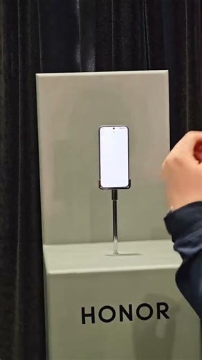 HONOR Robot Phone : le smartphone qui se transforme en robot caméraman 🤖📱