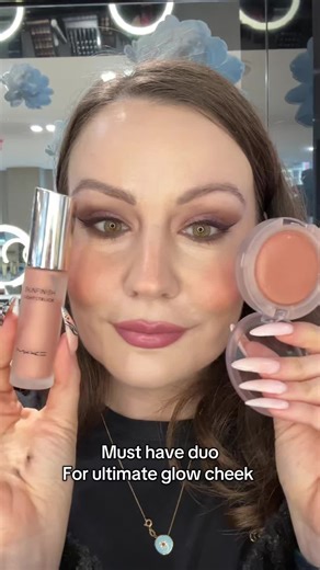 I have new favourite duo to get the ultimate glow: @maccosmetics liquid Highlighter   Glow Play Blush. You can mix and match and make so many different combos. Which combo will you try? #maccosmetics #emeacreator #mccosmeticsnl #maclightstruckhighlighter #macglowplay