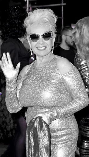 @bitchvirtuosity on Instagram: "Actress Roseanne Barr celebrating her birthday today November 3 she was born in 1952 in Salt Lake City, UT.Award winning actress who became known for playing the title role in the sitcom Roseanne. She-Devil is a 1989 American black comedy film directed by Susan Seidelman is about an unappreciated housewife who decides to get the ultimate revenge by prioritzing herself when her husband leaves her for his glamorous mistress."