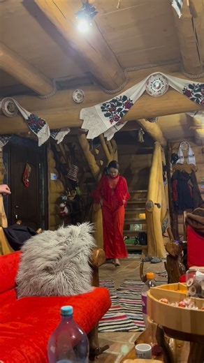 Alina Florea-Pop on Instagram: "Nici cum nu-i bine 😔#maramures #romania #revelion #femeie #2026"