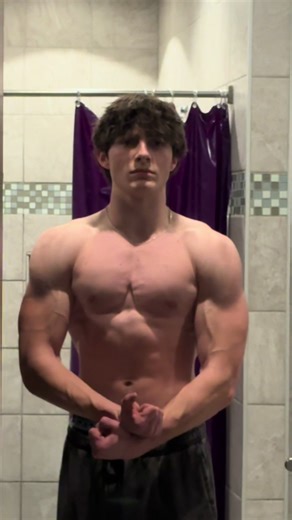 17 with probably the best pump I’ve ever had #gym #fyp #gymtok #bodybuilding #gymmotivation