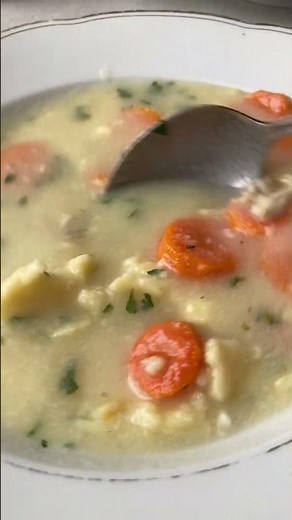 Omas Eintropfsuppe – einfaches Rezept mit Mehl, Milch und Ei
