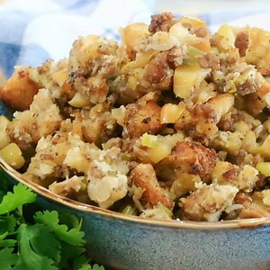 Sausage and Apple Stuffing Recipe