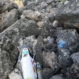 Doesn't matter how eXtreme the terrain is Graham Jarvis has a gift to make it look easy. - #enduro #hardenduro #extremeenduro #dirtbike #endurolife #motocross | Enduro Life Media