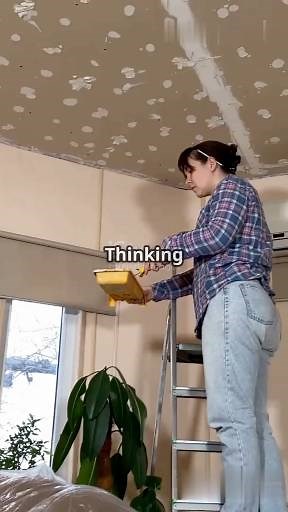 𝗪𝗵𝘆 𝗣𝗼𝗽𝗰𝗼𝗿𝗻 𝗖𝗲𝗶𝗹𝗶𝗻𝗴 𝗥𝗲𝗺𝗼𝘃𝗮𝗹 𝗔𝗿𝗲 𝗧𝗿𝗶𝗰𝗸𝘆 Many homeowners think removing popcorn ceilings is easy—but DIY attempts often lead to messy, uneven results. Common pitfalls include skipping prep, using the wrong tools, or ignoring safety risks, especially with older ceilings that may contain asbestos. 𝗛𝗼𝘄 𝗦𝘂𝗽𝗿𝗲𝗺𝗲 𝗣𝗮𝗶𝗻𝘁𝗶𝗻𝗴 𝗖𝗮𝗻 𝗛𝗲𝗹𝗽 At Supreme Painting, our professional painters handle every step of the process safely and efficiently. We protect yo