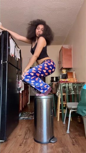I got my yoga pants on😂 #shorts #dance #nyc #shortsdance #dancer #danielamontero1018
