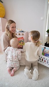 Ellen Fredell 💜 Gobokens ABC-klubb 🔤📚 "Nu när Melissa fyllde 3 så testar vi på Gobokens ABC-klubb. Det här är verkligen så mysigt och spännande att göra ihop. Det finns böcker för varje bokstav i alfabetet och varje bok handlar om tre detektiver som löser bokstavsmysterier och som läsare får man vara med. Melissa tycker att det här är jättekul och hon är alltid så nöjd när hon lär sig vad bokstäverna heter, hur de ser ut och att sedan kunna matcha bokstäver med olika saker på bilderna i böcke
