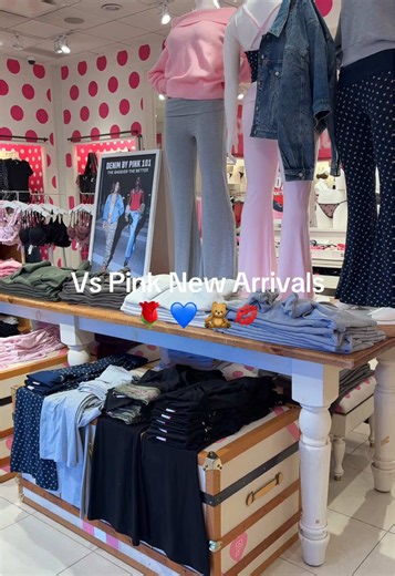 The new floral collection is gorgeous @VSPINK #vspink #vspinknewarrivals #vspinksweats #shopwithme #fyp