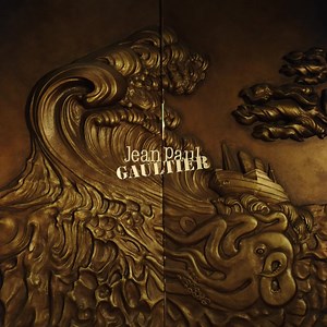 Adéntrate en un paraíso dorado de feminidad con Gaultier Divine Elixir. Aquí no existen reglas, solo las suyas. | Jean Paul Gaultier