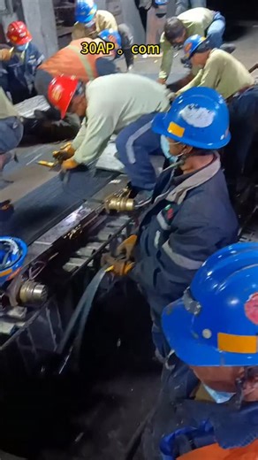 Conveyor belt factory on Instagram: "The complete process of vulcanization joint technology for 1400mm wide steel wire rope conveyor belts #ConveyorBelt #ConveyorRoller #ConveyorDrum #ConveyorIdler"