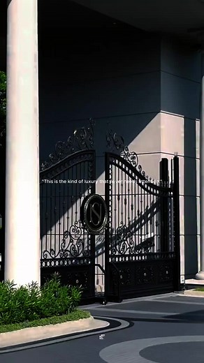 Luxury homes curb appeal ideas: Luxury begins before you step inside