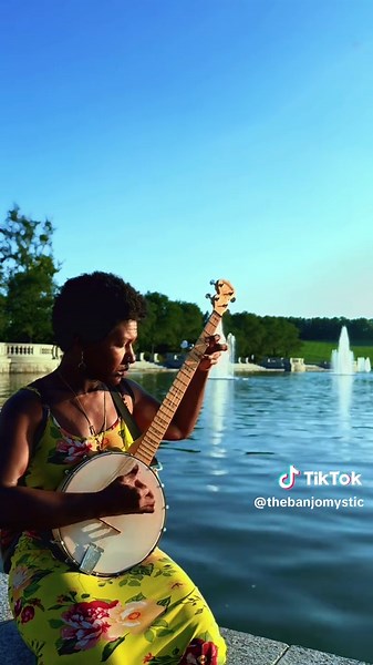 Evening Banjo Music with Relaxing Water Sounds