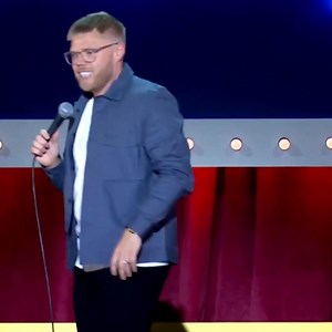 Comedian, presenter and panel-show superstar Rob Beckett announces new tour Giraffe for 2025. Smashing the life out of the M25, M1, M5 and any other road that’s in my way. From Bromley to Brisbane, my new show Giraffe is going worldwide. Expectations on me: put on 3 stone from takeaways and post-show drinking. Expectations of you: leave the gig happier than when you arrived. | Ticketek Australia
