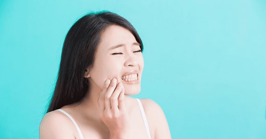 Does Invisalign Hurt? How to Reduce Pain With Invisalign