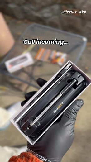 Deep frying turkey like a boss🦃🔥 MeatStick V can handle the heat, flames, and hot oil. No excuses this Thanksgiving. Tag your fry crew! @livefire_bbq #TheMeatStick #FriedTurkey #WirelessThermometer #GrillLife #PitMasters | The MeatStick