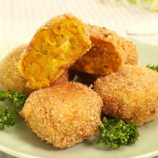 コツを押さえて失敗しない！簡単かぼちゃコロッケの作り方 | デリッシュキッチン