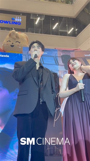 Fans are loving the #WinElla loveteam! 🫶 LOOK: Celebrities, media, and fans attended the gala premiere night of “Under Parallel Skies” at SM Megamall! Watch “Under Parallel Skies,” showing tomorrow at SM Cinema! #UnderParallelSkies #UnderParallelSkiesAtSMCinema #SMCinema | SM Cinema