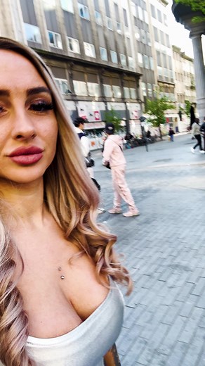 Epic Kiss Prank! 😘🤭 …….. #reel #funny #pranks #kisspranks #kiss #prankster #funnypranks #comedypranks #comedy #hilarious | Fashion Everyday